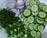 عکس مرحله 1 از دستور سالاد خیار و پیازچه