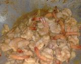 รูปขั้นตอนการทำที่ 3 ของ ผัดกุ้งกระเทียม (แบบมีน้ำ)