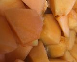 Foto del paso 2 de la receta: Paletas de Melón con Crema