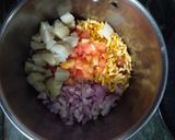 A picture of step 2 of Chatapata Bhel.