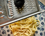 Foto del paso 3 de la receta: Tallarines con trufa negra y salsa cremosa de parmesano