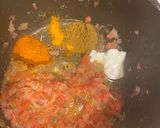 A picture of step 4 of Kaadai (quail) gravy.