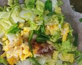 Foto langkah ke 3 dari resep Tumis telur sawi putih.