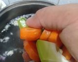 Foto langkah ke 2 dari resep Bening Kelor wortel Labu.
