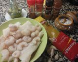 Foto del paso 1 de la receta Espaguetis con bacalao y gambas al pilpil (con poco aceite)