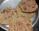 A picture of step 3 of Palak paneer parathapizza.