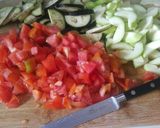 Une image de l'étape 1 de Tarte au lardon, fromage et aux légumes.