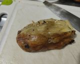 Foto del paso 1 de la receta: Tortilla🍆🧀 rellena🌯 de berenjena tatemada, cebolla🌰, queso🍐 y pera🥙🫓🧀