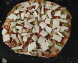 A picture of step 6 of Chicken pizza.