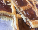 Foto del paso 9 de la receta: Pasta frola rústica de dulce de leche/ membrillo con harina leudante