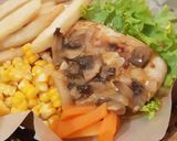 Foto langkah ke 7 dari resep Chicken Mushroom Steak.