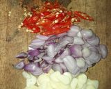 Foto langkah ke 2 dari resep Buncis Terasi Tumis Pedas.