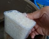 Foto langkah ke 1 dari resep Nasi liwet magicom (santan).