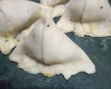 A picture of step 3 of Samosa.