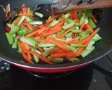 Foto langkah ke 3 dari resep Tumis Labu Siam dan Wortel.