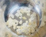 A picture of step 1 of Almond Gum (gond katira) Milkshake.