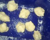 A picture of step 4 of Fried Biscuit.