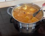 Foto del paso 7 de la receta: Rape en salsa de zanahorias, langostinos y arándanos