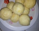 A picture of step 2 of Potatoes egg rolls.