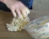 A picture of step 4 of Hot cross buns.