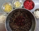 A picture of step 1 of Maa ki Daal.
