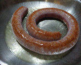 Foto del paso 2 de la receta: Salchichas con patatas a la cerveza