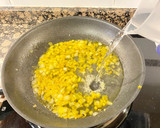 Foto del paso 4 de la receta: Tortilla al vino “ muy esponjosa”
