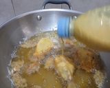 Foto langkah ke 9 dari resep Ayam Goreng Kremes.