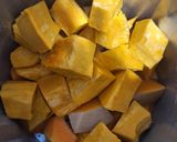 Foto del paso 1 de la receta: Sopa de zapallo, zanahoria y puerro en sopera eléctrica