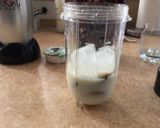 A picture of step 4 of Cookie frappuchino.