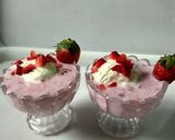 A picture of step 5 of Strawberry shake.