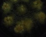 A picture of step 5 of Chicken pakora's.