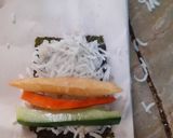 A picture of step 5 of Vegetable Sushi.