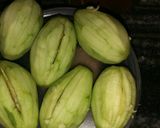 A picture of step 2 of Stuff parwal.