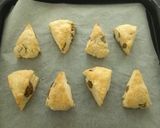 A picture of step 7 of Easy & Small Starbucks-style Chocolate Scones.