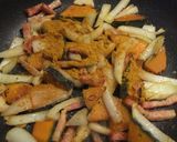 A picture of step 6 of Curry-Flavored Pumpkin & Bacon Garlic-Butter Stir-Fry.