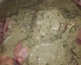 A picture of step 4 of Haryali chicken khrdai.