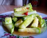 Фото кроку 3 до Маринованные кабачки и огурцы быстрого приготовления.