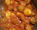 Foto del passaggio 6 della ricetta Polpette al sugo