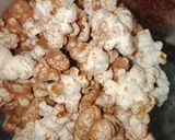 Foto langkah ke 6 dari resep Popcorn milo manis.