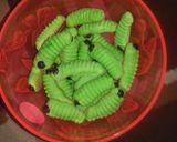Foto langkah ke 9 dari resep Kue Semprit Ulat Daun Pisang (Happycall/Teflon).