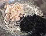 A picture of step 3 of Light and Refreshing Hijiki Seaweed and Tuna Soba Noodle Salad.