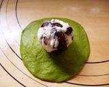 A picture of step 4 of Green Tea Buns with Cream Cheese and Dainagon Adzuki Beans.