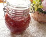 A picture of step 5 of Preservative-Free and Safe Strawberry Syrup.