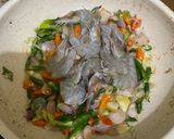 Foto langkah ke 3 dari resep Udang dan Cumi Tumis Pedas.