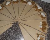 صورة لخطوة 8 من وصفة كرواصون مالحين بدون عجينة مورقة ولا زبدة توريق وبدون تخمار🥐🥐