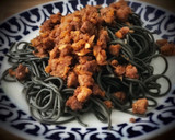 Foto del paso 5 de la receta: Spaghetti negros con falsa boloñesa (de soja texturizada)