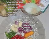 Foto langkah ke 1 dari resep Masak Ayam Bumbu Kuning Santan, Enak, Gurih Dan Gampang Membuat nya👍.