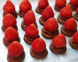 A picture of step 16 of Chocolate and Extravagant Strawberries for Valentine's Day.