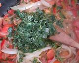 Foto del paso 2 de la receta Guiso de salmón & patatas 😋